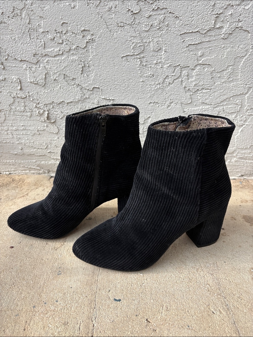 Band of Gypsies Black Ribbed Corduroy Ankle Booties